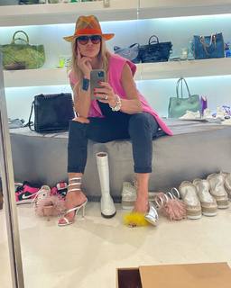 Matilde Brandi feet photo thumbnail