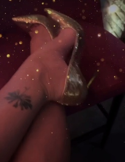Matilde Brandi feet photo thumbnail