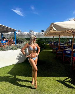 Matilde Brandi feet photo thumbnail