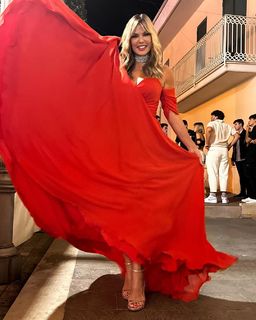 Matilde Brandi feet photo thumbnail