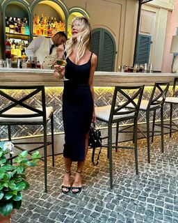 Matilde Brandi feet photo thumbnail