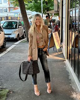 Matilde Brandi feet photo thumbnail