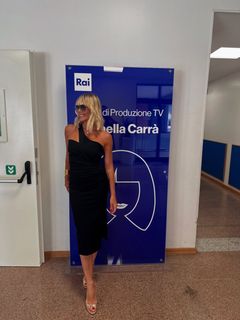 Matilde Brandi feet photo thumbnail