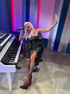Matilde Brandi feet photo 5