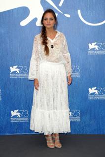 Matilde Gioli feet photo thumbnail