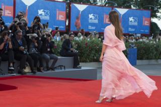 Matilde Gioli feet photo thumbnail