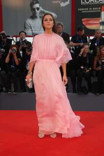 Matilde Gioli feet photo thumbnail