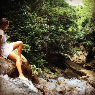 Matilde Gioli feet photo thumbnail