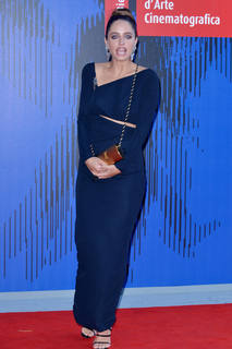 Matilde Gioli feet photo thumbnail