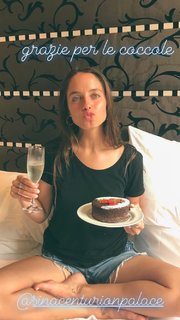 Matilde Gioli feet photo thumbnail