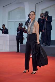 Matilde Gioli feet photo thumbnail