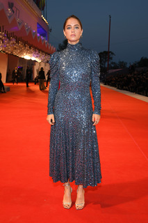 Matilde Gioli feet photo thumbnail