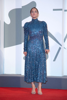 Matilde Gioli feet photo thumbnail