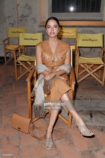 Matilde Gioli feet photo thumbnail