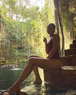 Matilde Gioli feet photo thumbnail