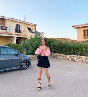 Matilde Gioli feet photo thumbnail