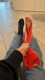 Matilde Gioli feet photo thumbnail