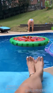 Mattie Breaux feet photo 8