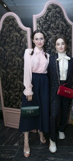 Maude Apatow feet photo thumbnail