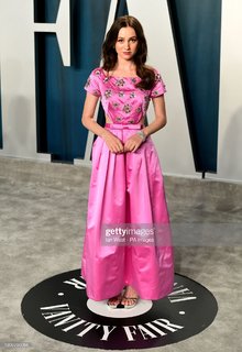 Maude Apatow feet photo thumbnail