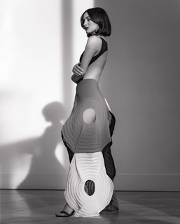 Maude Apatow feet photo thumbnail