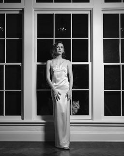 Maude Apatow feet photo thumbnail