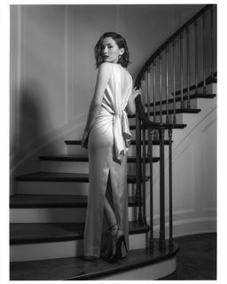 Maude Apatow feet photo thumbnail