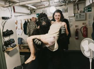 Maude Apatow feet photo thumbnail