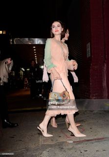 Maude Apatow feet photo 18