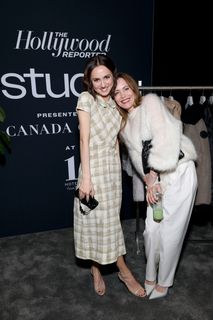 Maude Apatow feet photo 2