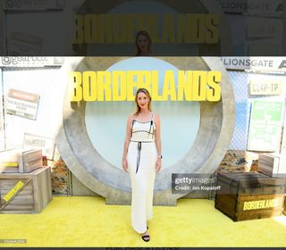 Maude Garrett feet photo 9