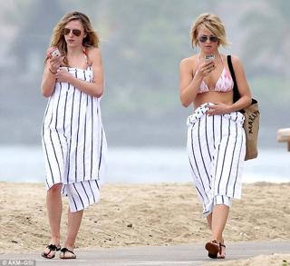 Maude Hirst feet photo 2