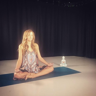 Maude Hirst feet photo 15