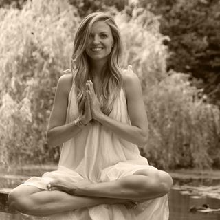 Maude Hirst feet photo 17