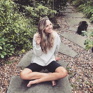 Maude Hirst feet photo 17