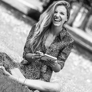Maude Hirst feet photo 14