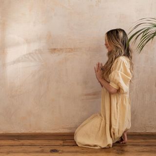 Maude Hirst feet photo 10