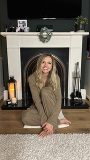 Maude Hirst feet photo 12