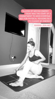 Maude Hirst feet photo 7