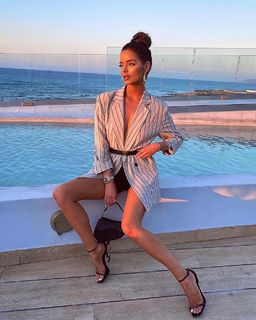 Maura Higgins feet photo thumbnail