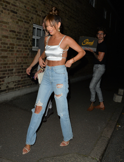 Maura Higgins feet photo thumbnail