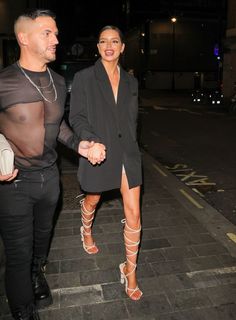 Maura Higgins feet photo thumbnail