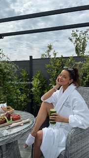 Maura Higgins feet photo thumbnail