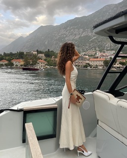 Maura Higgins feet photo thumbnail