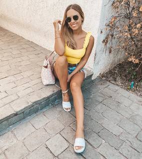 Maura Rivera feet photo 10