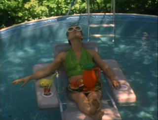 Maura Tierney feet photo thumbnail