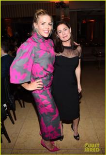 Maura Tierney feet photo thumbnail