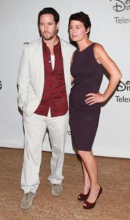 Maura Tierney feet photo thumbnail