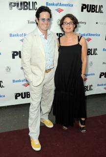 Maura Tierney feet photo thumbnail
