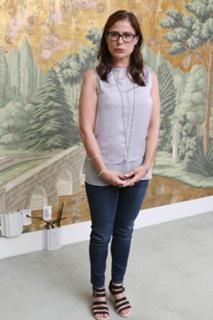 Maura Tierney feet photo thumbnail
